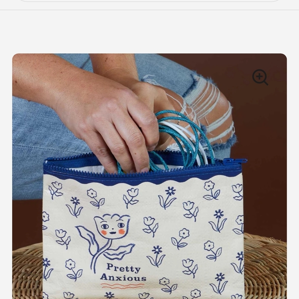 NWT Blue Q Floral Print Pretty Anxious Zipper Pencil Makeup Knickknack Pouch